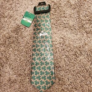 NWT Shamrock Tie